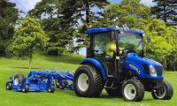 Anlagenpflege_Tracktor_Boomer mit Easydrive-Quelle.newholland.com